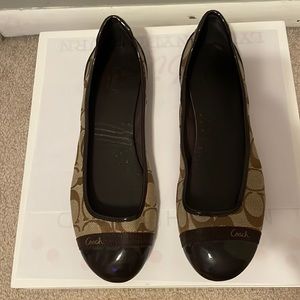 Like new COACH Brown Signature Pattern Flats